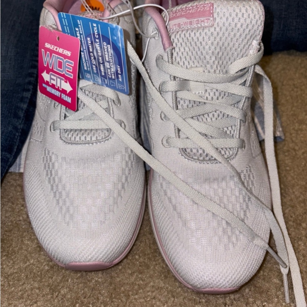 Skechers Women's Athletic Shoes - Light Gray and Pink